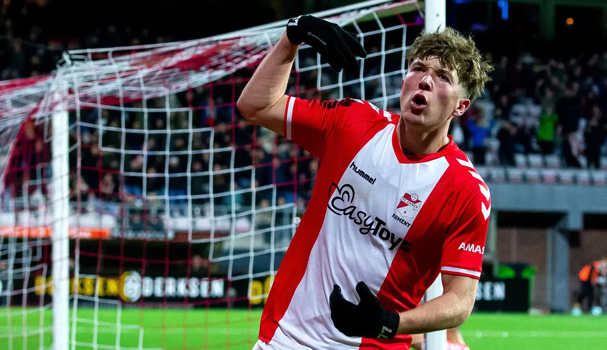 Satu pemain lagi yang menjadi target PSSI untuk dinaturalisasi adalah striker FC Utrecht, Ole Romeny. (fcemmen.nl)