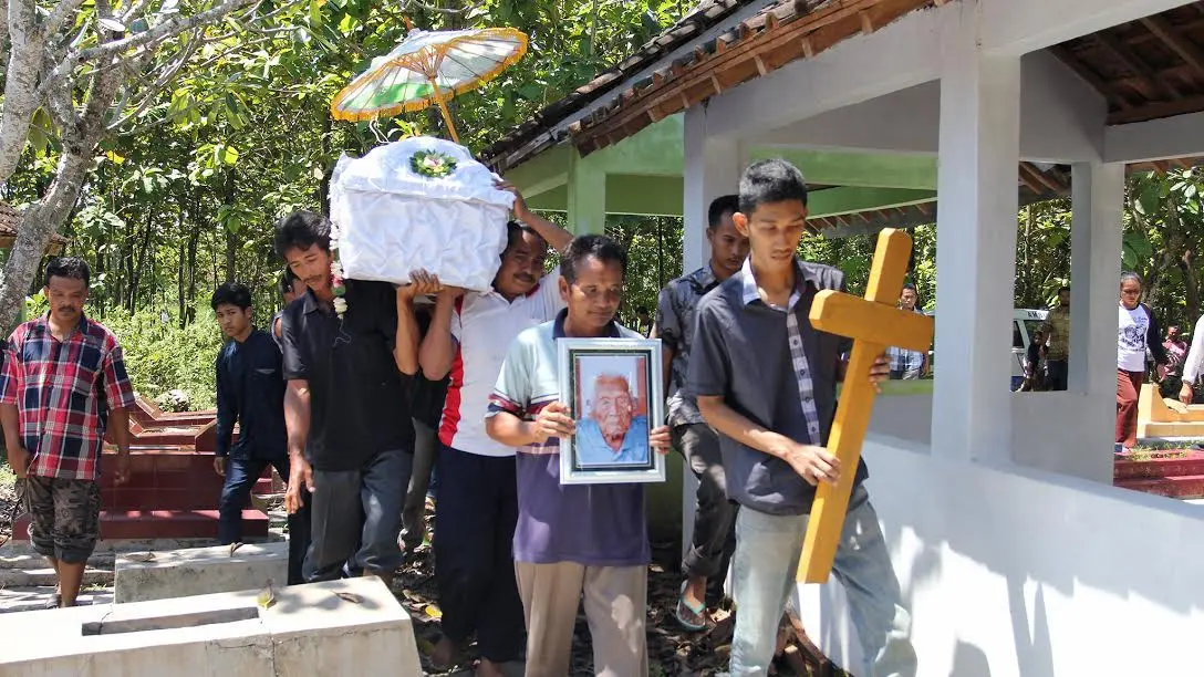 Mbah Gotho dimakamkan satu cungkup dengan putrinya (Liputan6.com / Fajar Abrori)