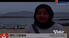 Bagi Anda pemburu keindahan alam, menikmati momen matahari terbenam atau sunset dengan latar belakang pulau Nusa Barong di selatan Jember, Jawa Timur, mungkin patut dicoba.