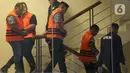 Komisi Pemberantasan Korupsi (KPK) menahan empat tersangka tindak pidana korupsi terkait pemberian atau janji dan penerimaan hadiah terkait pengurusan dana hibah untuk Kelompok Masyarakat (Pokmas) dari Anggaran Pendapatan dan Belanja Daerah (APBD) Pemerintah Provinsi Jatim Tahun Anggaran (TA) 2019-2022. (Liputan6.com/Helmi Fithriansyah)