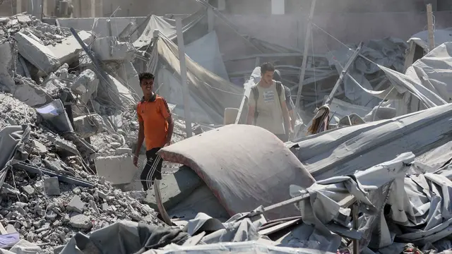 Digempur Israel, Gedung yang Dihuni Ratusan Warga Palestina di Gaza Nyaris Rata dengan Tanah