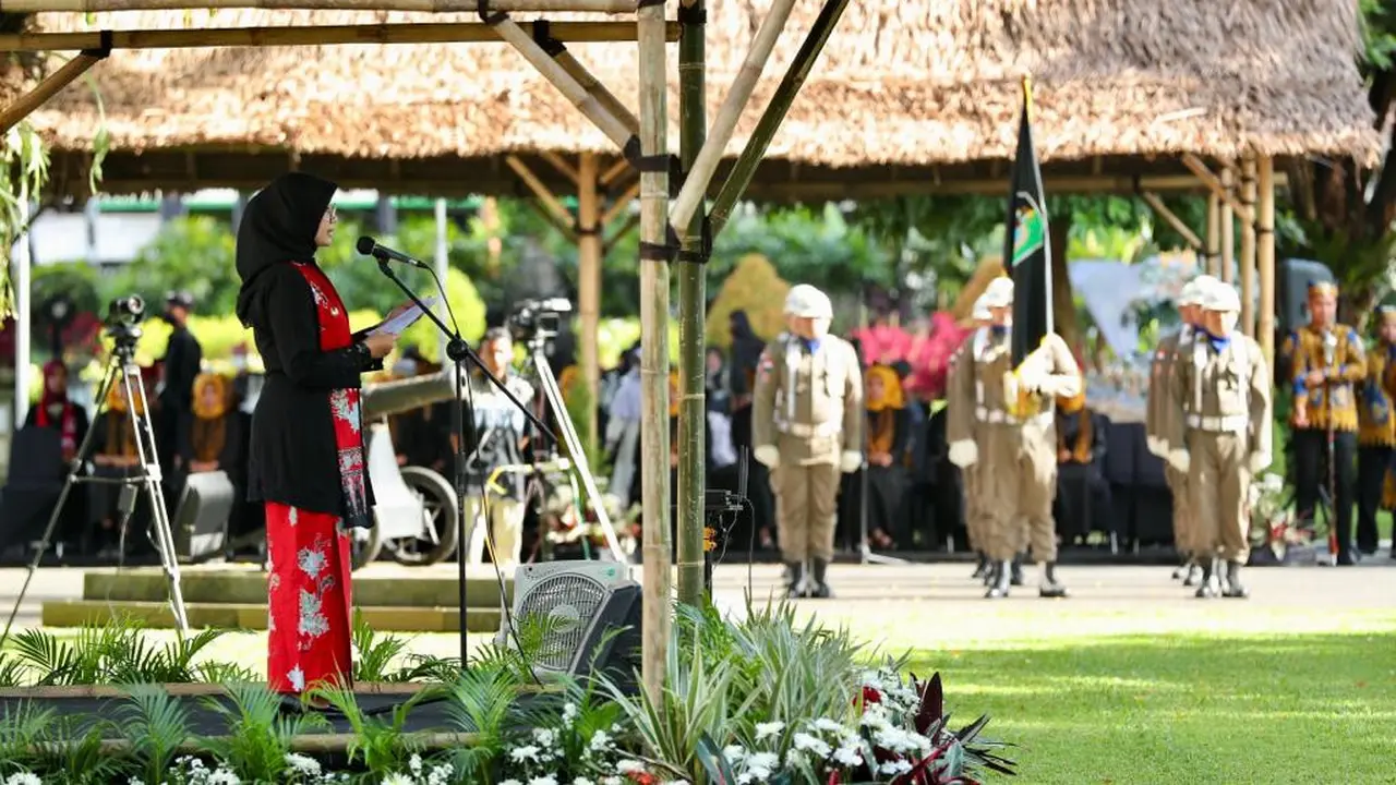 Bupati Banyuwangi Ipuk Fiestiandani memberikan arahan dalam upacara Hari Jadi Banyuwangi ke-251 di Kantor Bupati Banyuwangi (Istimewa)