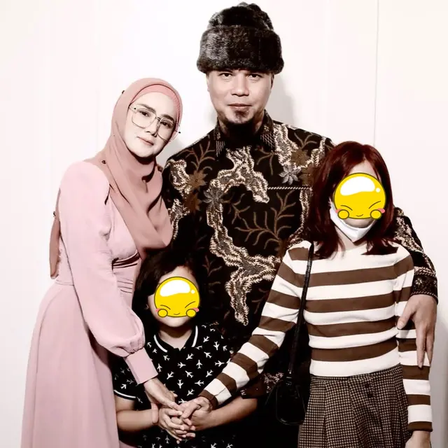Dukung Suami di Masa Sulit, Ini 6 Potret Mesra Mulan Jameela dan Ahmad Dhani