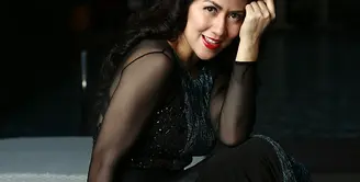 Venna Melinda sekarang lebih menekuni dunia politik ketimbang akting yang telah membesarkan namanya didunia entertainment. (Deki Prayoga/Bintang.com)