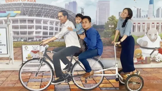 6 Potret Denny Darko Bareng Keluarganya yang Selalu Tampil Harmonis