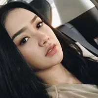 Setelah hubungannya berakhir dengan Amri Tuasikal yang merupakan anggota dewan ke Mahkamah Kehormatan Dewan (MKD), Cita CIta belum lagi terlihat menggandeng pria lain sebagai kekasihnya. (Instagram/cita_citata)