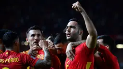 Menjamu timnas Denmark, La Roja menang dengan skor tipis 1-0. (JOSE JORDAN/AFP)