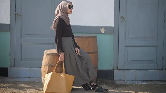 Zaskia Adya Mecca terlihat bak anak kuliahan