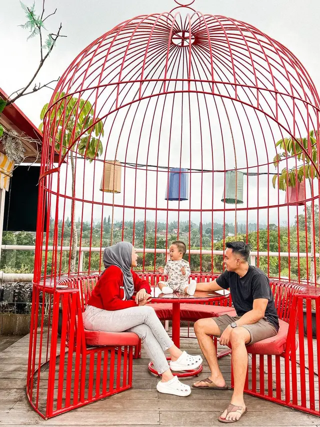 Nathalie Holscher dan Fariz Utama