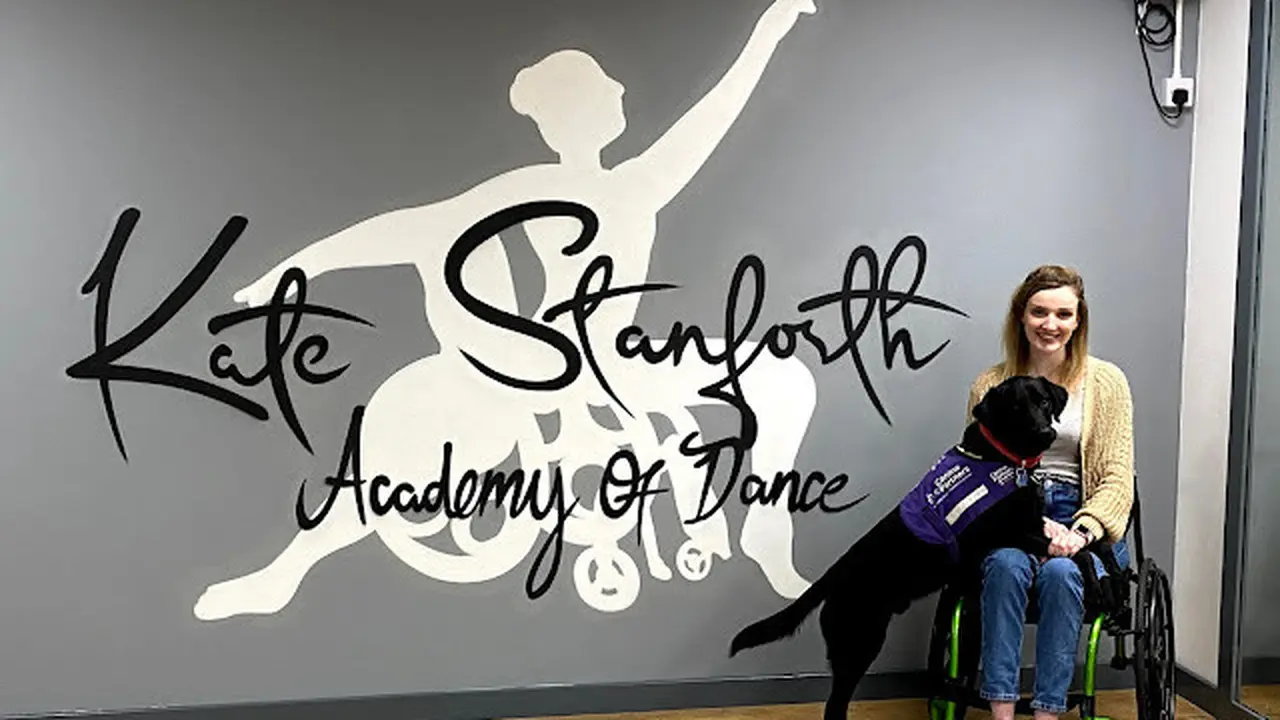 Penari kursi roda, Kate Stanforth di Kate Stanforth Academy of Dance.