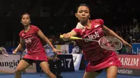 Della Destiara Haris/Rosyita Eka Putri Sari melangkah ke babak perempat final BCA Indonesia Open, Kamis (15/6/2017). (Bola.com/Vitalis Yogi Trisna)