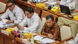 Foto 2: Dalam rapat tersebut, Menteri ESDM Arifin Tasrif membahas LKPP APBN Tahun Anggaran 2022. (Liputan6.com/Faizal Fanani)