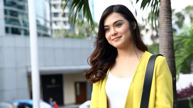 [Bintang] Vebby Palwinta