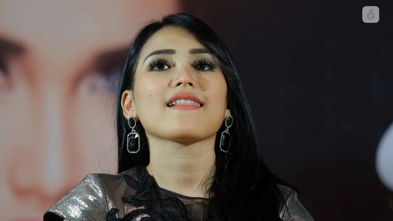 [Bintang] Ayu Ting Ting