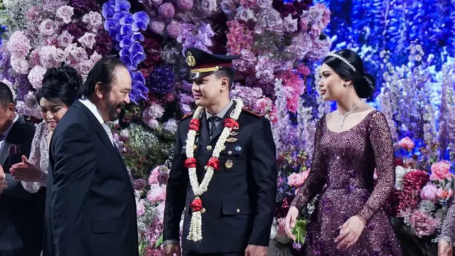 6 Potret Gaun Pengantin Mewah Anak Ketua MPR Bambang Soesatyo di Momen Resepsi Pernikahan