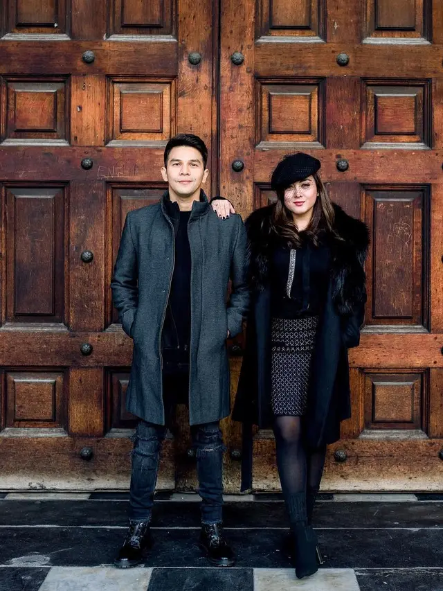 Jonathan Frizzy dan Dhena Devanka.