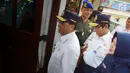 Menteri Perhubungan (Menhub) Budi Karya Sumadi melakukan pantauan arus mudik di Stasiun Tawang Semarang, Selasa (12/6). Di sela pantauannya, Menhub menyempatkan mensosialisasikan event olahraga Asian Games 2018. (Liputan6.com/Gholib)