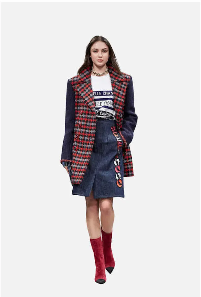 Tee-shirt cotton white, Rp 12.820.000. (Image: chanel.com)