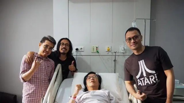 Ari Lasso sebelum menjalani operasi di rumah sakit