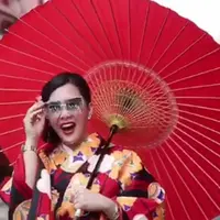 Syahrini saat berada di Jepang. (Instagram/princessyahrini)