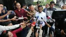 Menteri Sosial, Idrus Marham menjawab pertanyaan awak media setibanya di gedung KPK, Jakarta, Kamis (26/7). Idrus kembali diperiksa sebagai saksi untuk kasus dugaan suap Pembangkit Listrik Tenaga Uap (PLTU) Riau-I. (Merdeka.com/Dwi Narwoko)