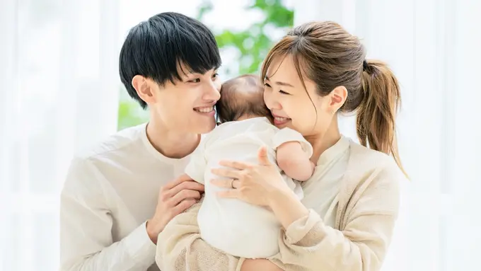 ayah ibu dan anak bayi