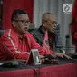 Sekjen DPP PDIP Hasto Kristiyanto memberi keterangan terkait Pemilu 2019 saat jumpa pers di Kantor DPP PDIP, Jakarta, Selasa (16/4). Kedua, Ketum PDIP Megawati Soekarnoputri memerintahkan jajarannya agar menggalang masyarakat agar tidak golput. (Liputan6.com/Faizal Fanani)