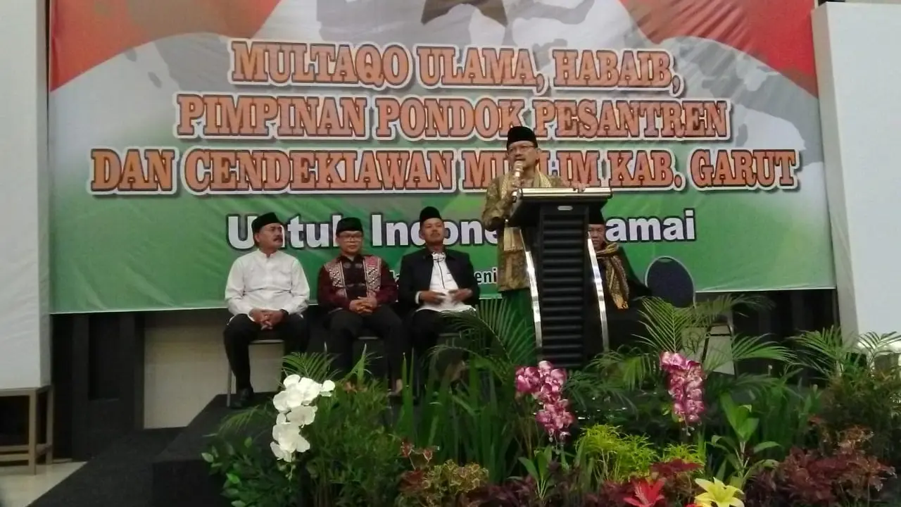 Para Ulama, Habis dan Pimpinan Pondok pesantren di Garut sepakat untuk menolak people power yang berpotensi merongrong pemerintahan yang sah