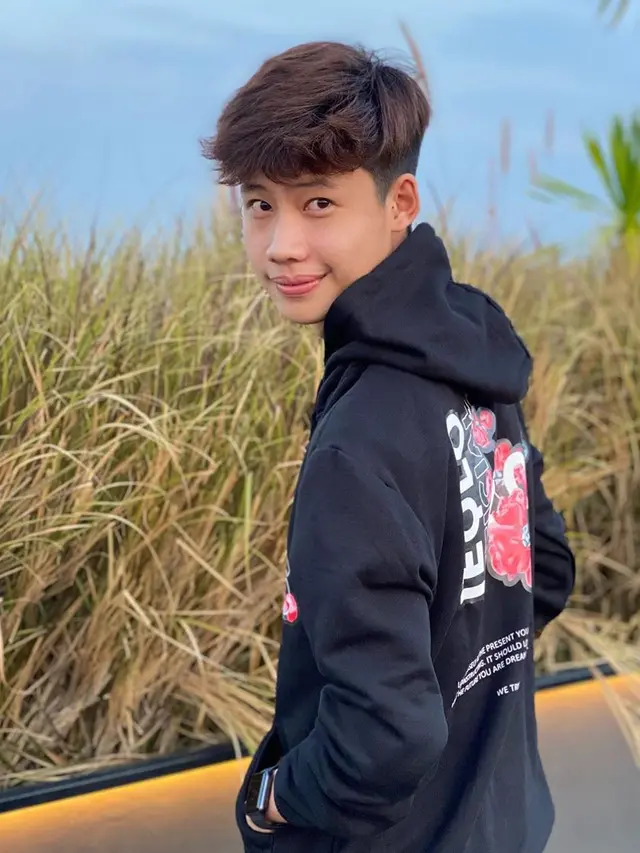 7 Pesona Jason William Winata, Artis TikTok yang Curi Perhatian