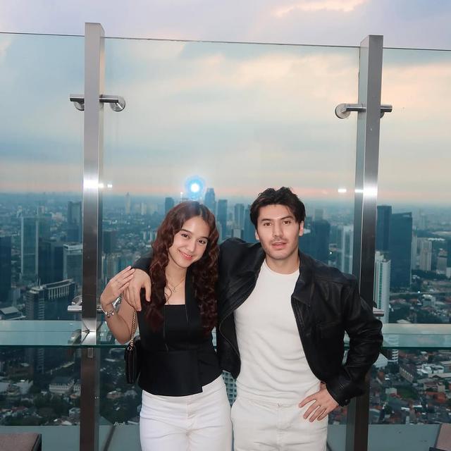 6 Potret Esta Pramanita Bareng Bara Valentino di Momen Ultah ke-26, Didoakan Segera Menikah
