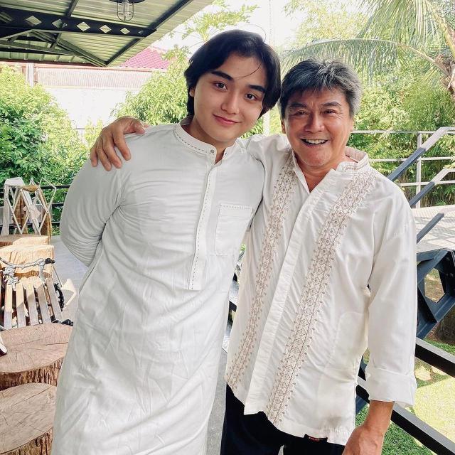 Sang Anak Ikuti Jejaknya, Ini Potret 6 Aktor Senior Tanah Air Bareng Buah Hatinya