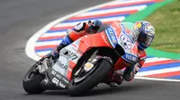 Pembalap Ducati Corse, Andrea Dovizioso ikut menyoroti aksi Marc Marquez pada MotoGP Argentina 2018. (Twitter/Ducati Motor)