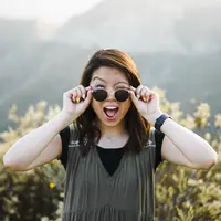 ilustrasi kepribadian perempuan/Photo by Conner Ching on Unsplash