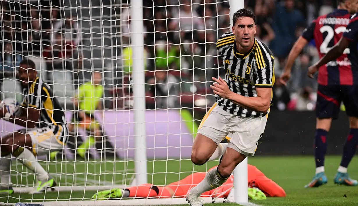 Juventus dikejutkan oleh gol Lewis Ferguson pada menit ke-24, namun Bianconeri akhirnya lolos dari kekalahan berkat sundulan memukau Dusan Vlahovic di menit ke-80. (Marco Alpozzi/LaPresse via AP)