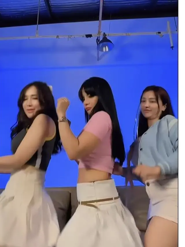6 Potret Cupi Cupita Bareng Dinar Candy dan Ucie Sucita, Kolaborasi Lagu