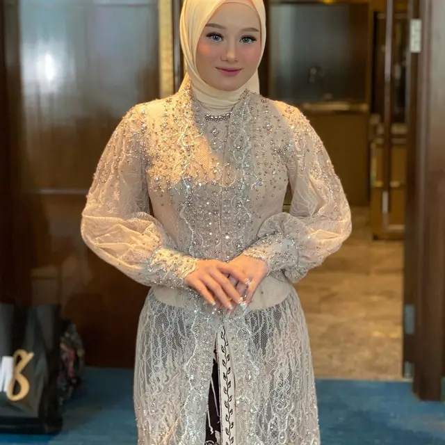 Dipuji Tetap Langsing, Ini 6 Potret Dinda Hauw Pasca 2 Bulan Melahirkan