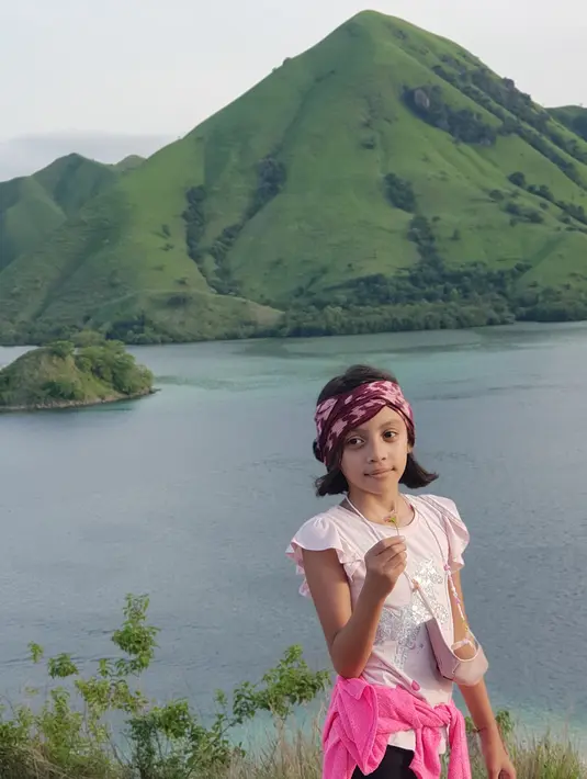 Selfie di puncak Pulau Kelor. (Ayu Kinanti/Fimela.com)