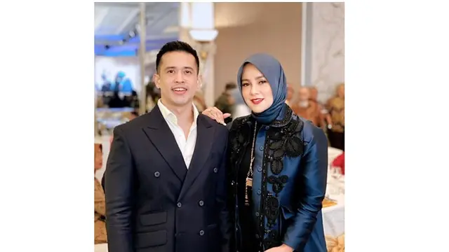 Tepis Isu Perceraian, Ini 6 Potret Mesra Olla Ramlan dan Aufar Hutapea
