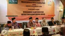 Suasana saat penandatanganan nota kesepahaman (MoU) di Gedung PBNU, Jakarta, Rabu (4/1). Lingkup kerjasama tersebut berlaku selama lima tahun yang meliputi pengembangan usaha niaga, investasi, dan pembangunan sektor migas. (Liputan6.com/Faizal Fanani)