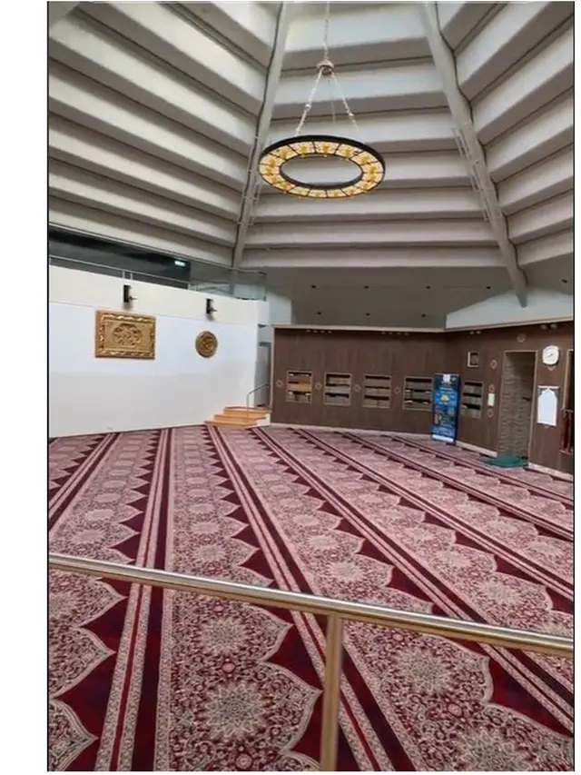 7 Potret Masjid Letaknya di Negara Paling Utara Bumi, Megah Bisa Lihat Aurora