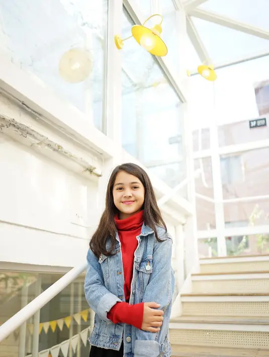 <p>Ini merupakan momen Sandrinna Michelle mulai tumbuh jadi remaja yang cantik menawan. (Foto: instagram.com/sandrinna_11)</p>