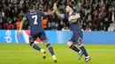 Paris Saint-Germain (PSG) harus bekerja keras untuk memetik kemenangan dramatis dengan skor 3-2 atas RB Leipzig pada  matchday 3 Grup A Liga Champions di Stadion Parc des Princes, Rabu (20/10/2021). (AP/Francois Mori)