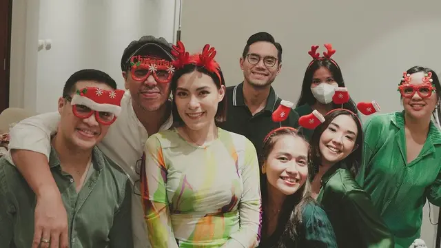 Dinner Natal geng Gisella Anastasia dan Naysila Mirdad (Foto: Instagram viv_viviane)