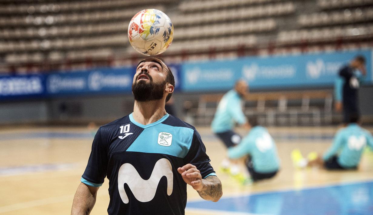 Ricadinho kemudian hijrah menuju Spanyol dengan membela Inter Movistar. Ia berhasil menorehkan gelar juara Liga Champions Futsal secara back to back pada musim 2016/17 dan 2017/18. (AFP/Pierre-Philippe Marcou)