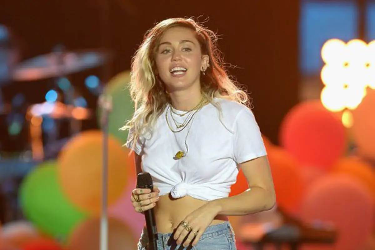 [Bintang] Miley Cyrus