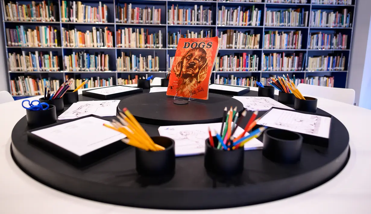 Area lukisan untuk anak-anak di museum anjing "Museum of the Dog" di New York City, 1 Februari 2019. Bangunan museum ini terdiri dari dua lantai mencakup pameran interaktif, perpustakaan, galeri seni, ruang pameran dan sebagainya. (Johannes EISELE/AFP)