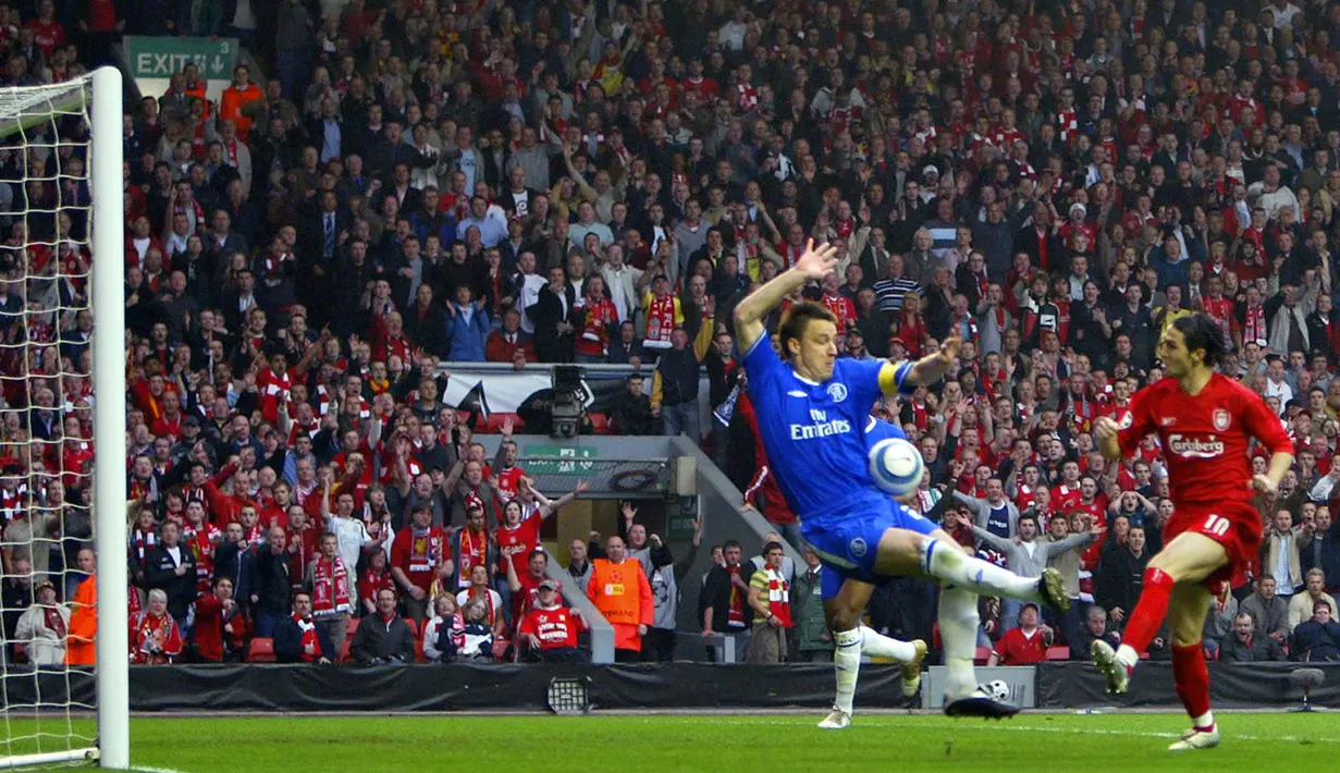 Luis Garcia berada di peringkat kelima dalam daftar pencetak gol terbanyak Liverpool di Liga Champions. Pemain asal Spanyol ini mencetak 10 gol di kompetisi elit Eropa bersama The Reds. (Foto: AFP/Adrian Dennis)