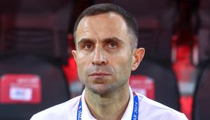 Timur Kapadze saat menangani Timnas Uzbekistan. (AFP/Karim Jaafar)