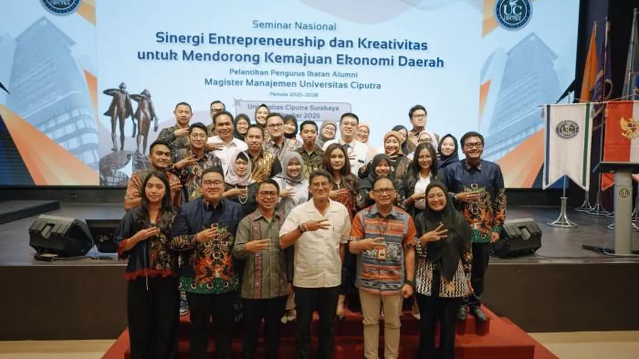 Menteri Pariwisata dan Ekonomi Kreatif 2020-2024, Sandiaga Uno, menghadiri pelantikan pengurus Ikatan Alumni (IKA) Magister Manajemen Universitas Ciputra (UC) Surabaya periode 2025–2028, Kamis (23/10/2025) (Istimewa)