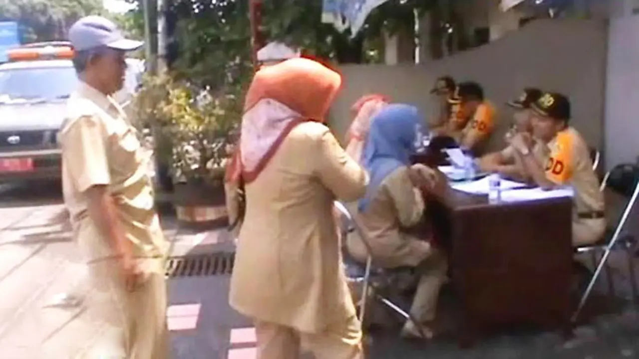 (Lip6 Malam) Razia-PNS